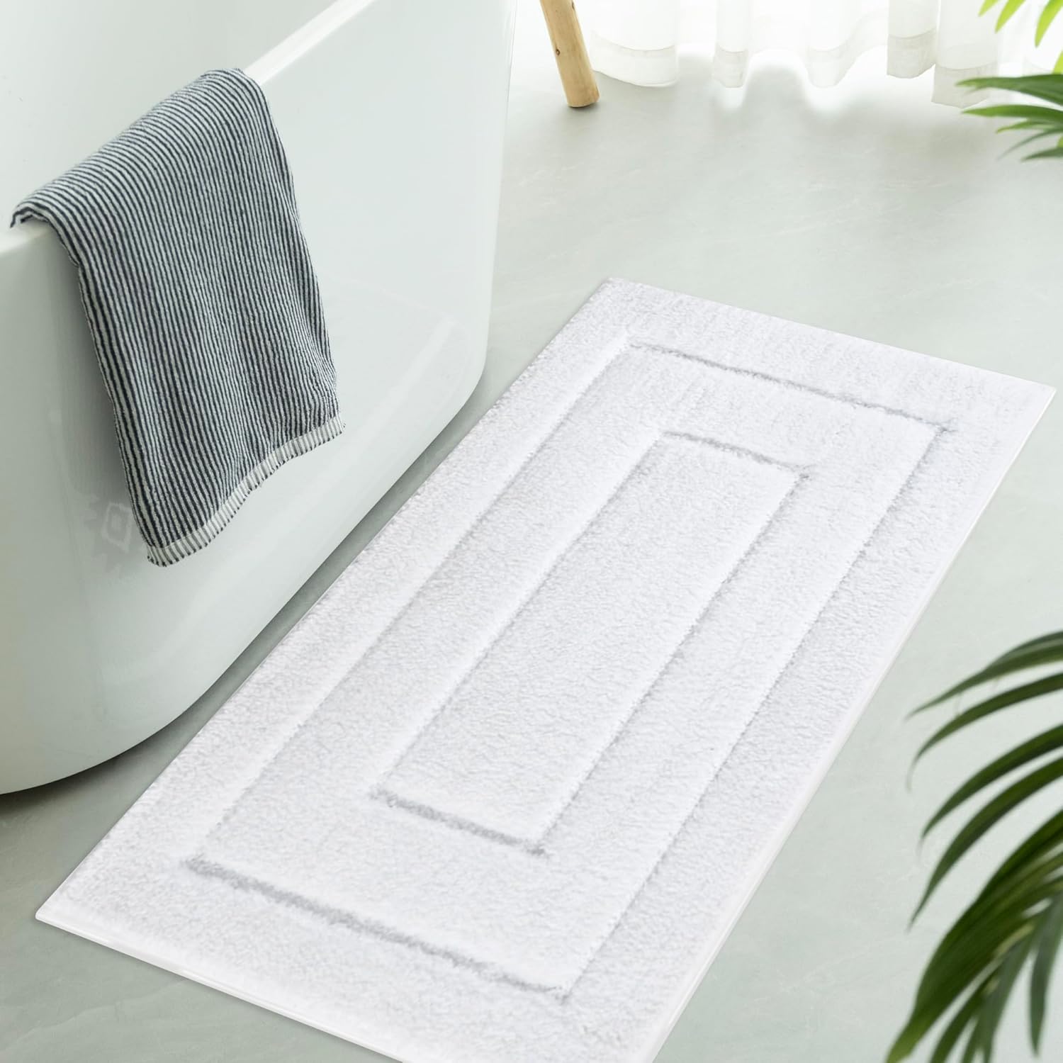 Gray Microfiber Non-Slip Bath Rug