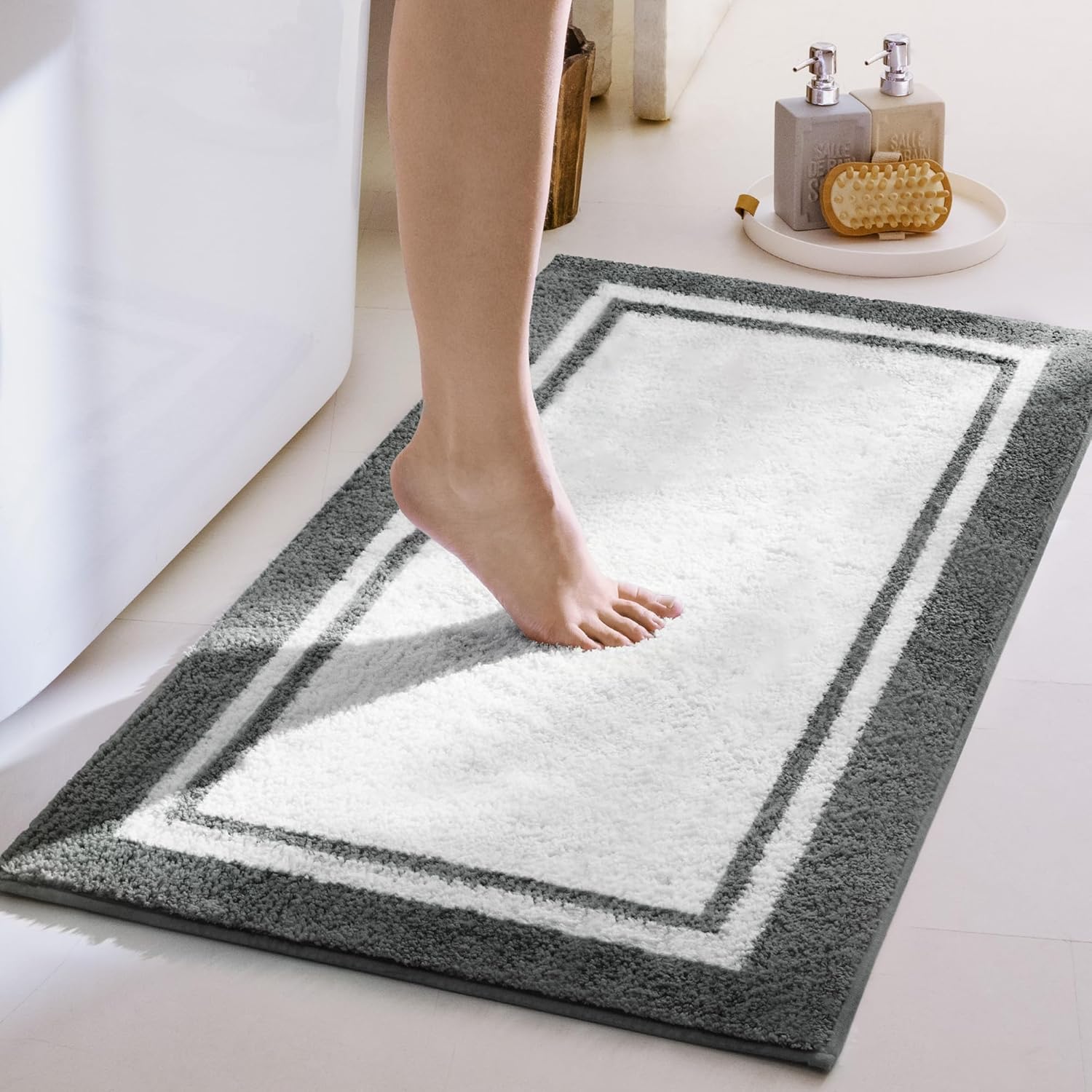 Gray Microfiber Non-Slip Bath Rug