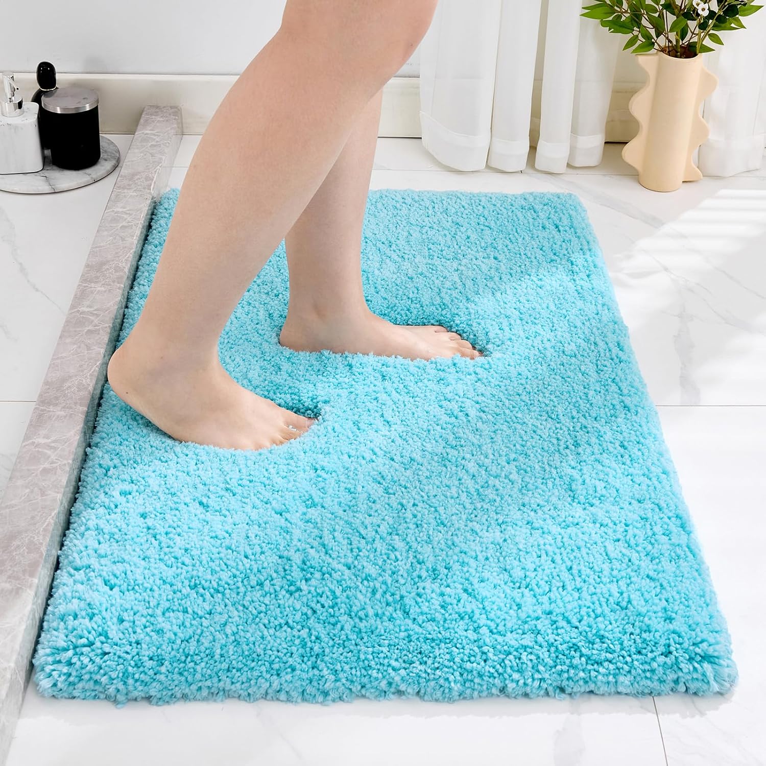 White Non-Slip Plush Bath Mat