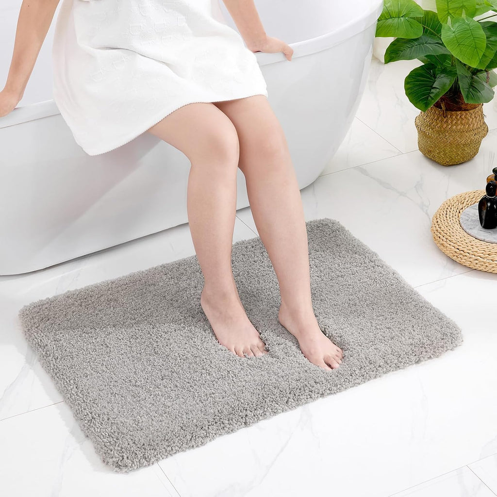 White Non-Slip Plush Bath Mat