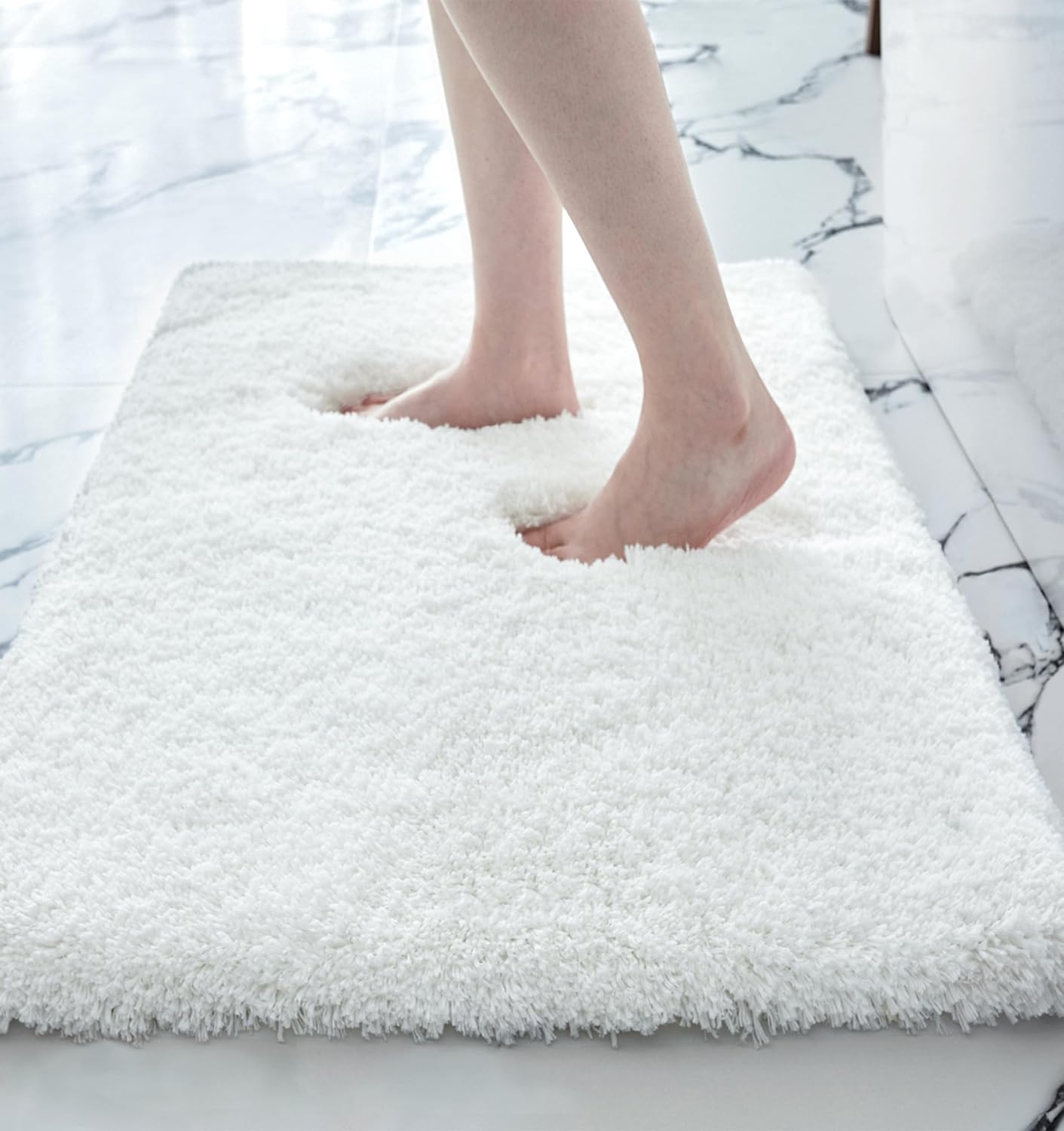 White Non-Slip Plush Bath Mat