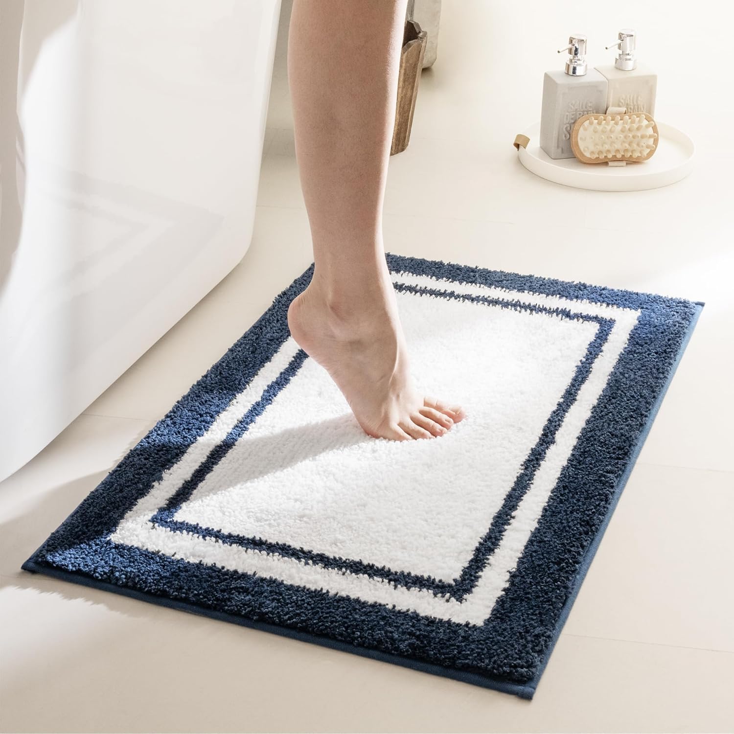 Gray Microfiber Non-Slip Bath Rug