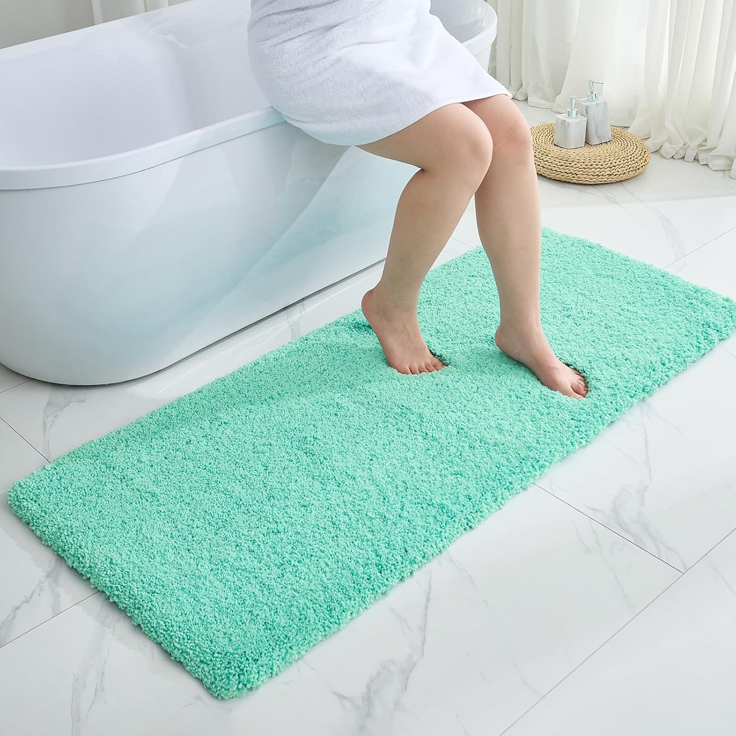 White Non-Slip Plush Bath Mat
