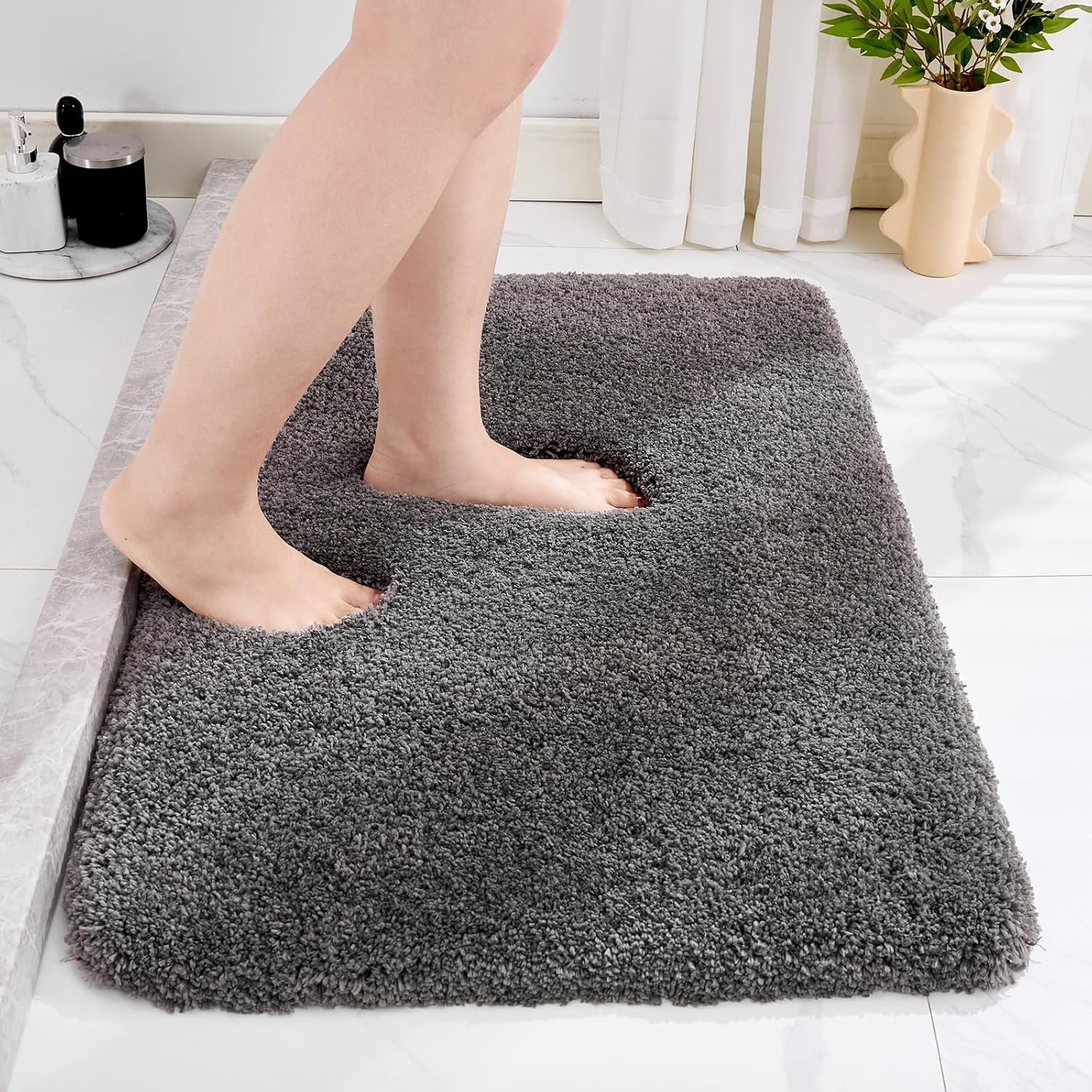 White Non-Slip Plush Bath Mat