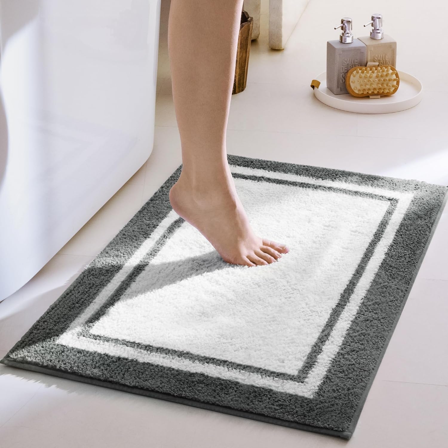 Gray Microfiber Non-Slip Bath Rug