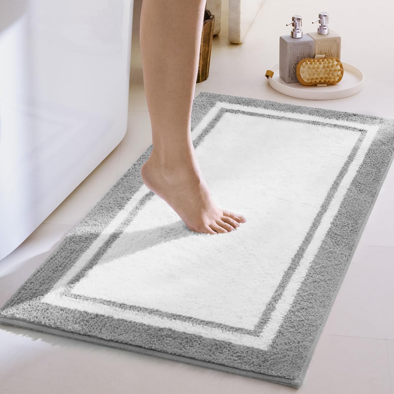Gray Microfiber Non-Slip Bath Rug