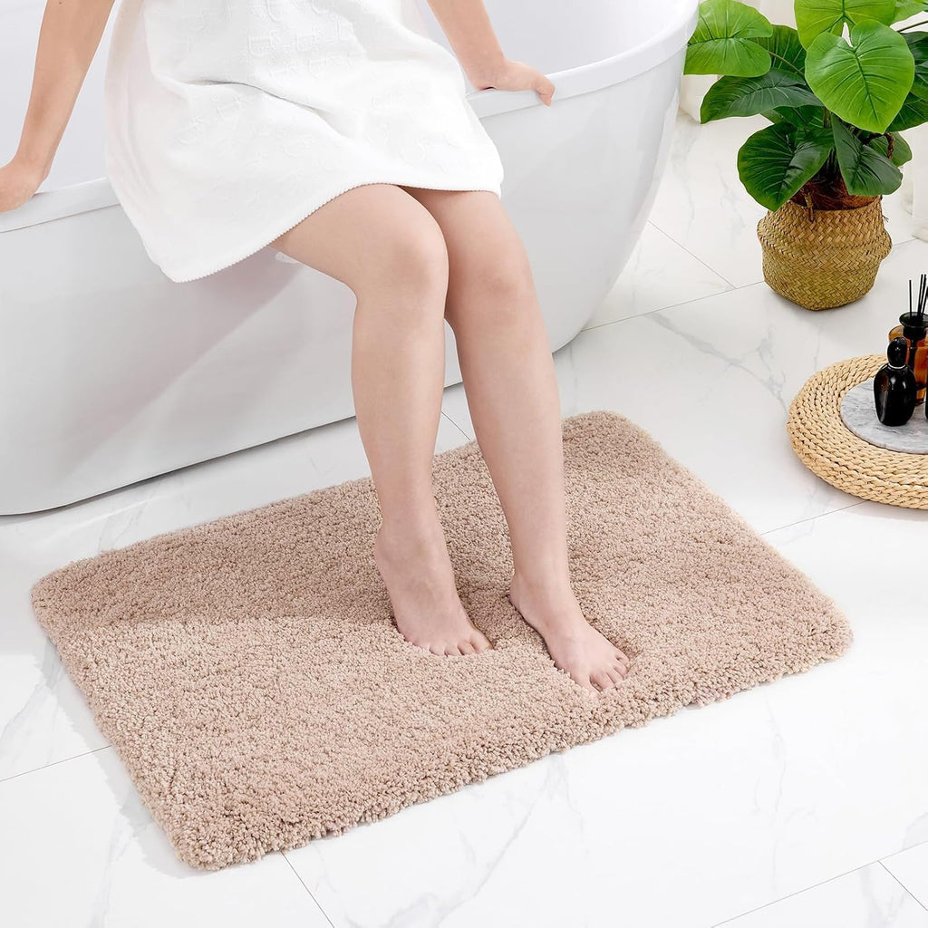 White Non-Slip Plush Bath Mat