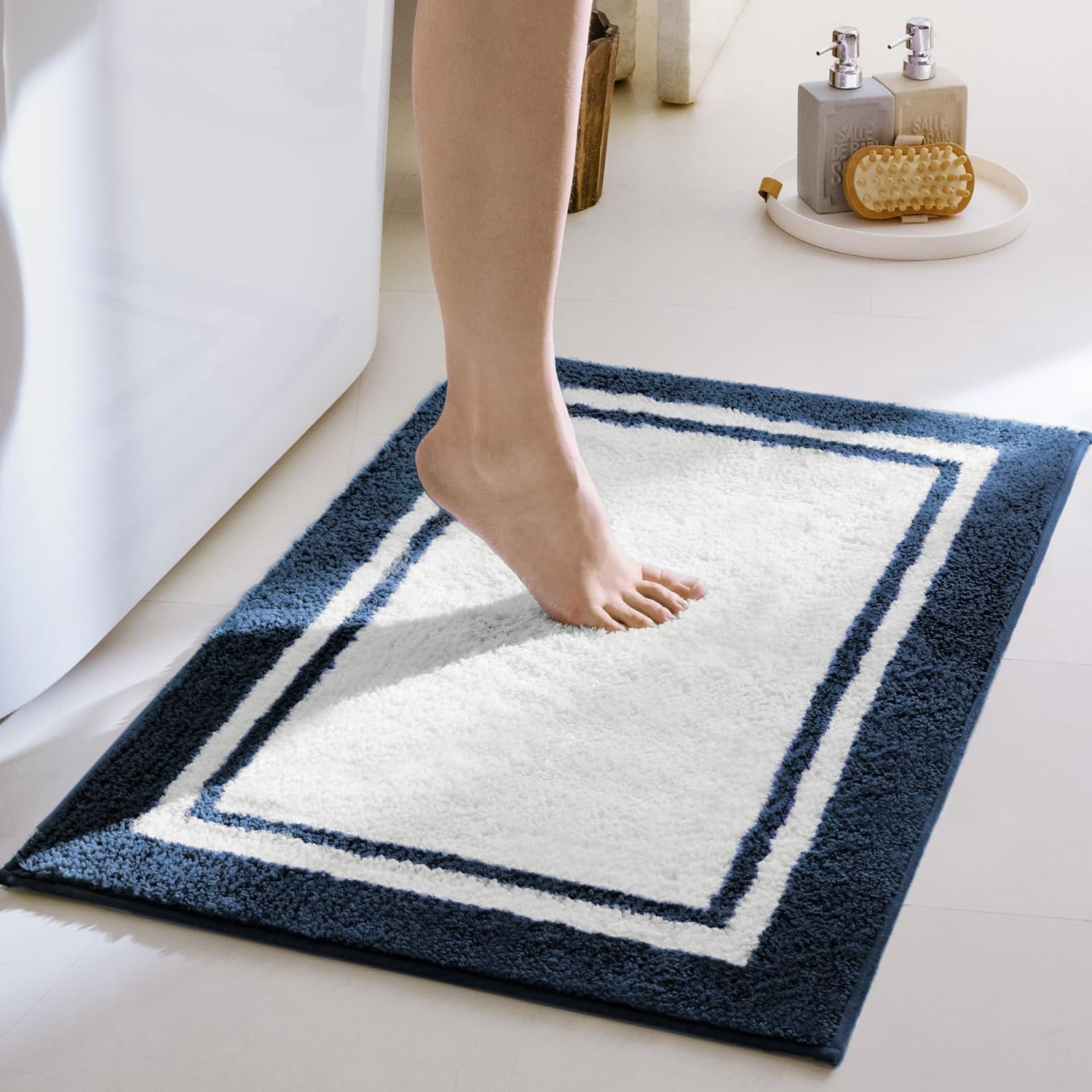 Gray Microfiber Non-Slip Bath Rug